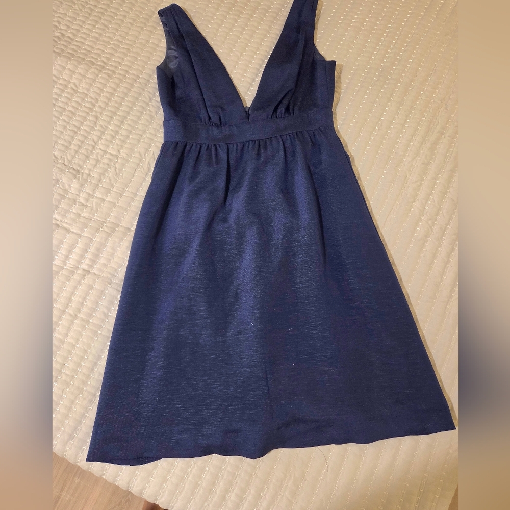 Trina Turk Cocktail Midi Navy SILK Lace Trim Lining  V-neck Dress Size 4